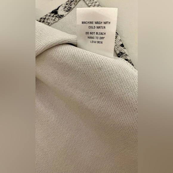 Vici brand white, grey & black snakeskin print mini skirt with slit size Medium - Picture 7 of 14